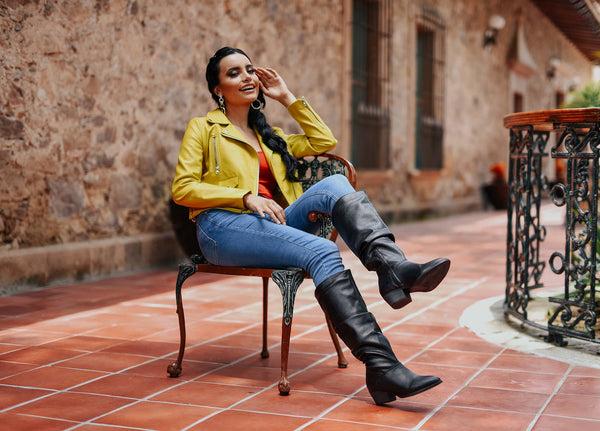 Cómo combinar las botas altas negras