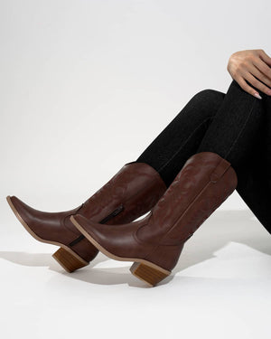 7989 BOTA ALTA BORDADA SABRINA