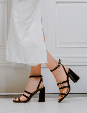 7216 SANDALIA CON HEBILLAS JULIETA