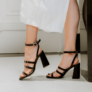 7216 SANDALIA CON HEBILLAS JULIETA