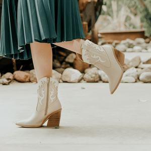 6976 BOTÍN BORDADO JESSY