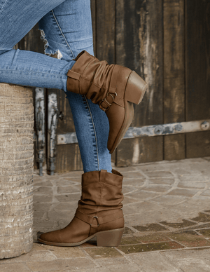 7983 BOTIN COWBOY SELENA