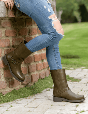 8520 BOTIN CON HEBILLA CANDELA
