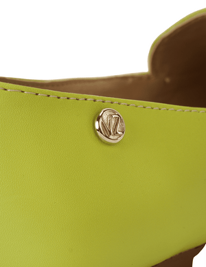 3005 FLAT CON HERRAJE APIO