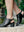 2170 SANDALIA SNAKE NEGRA MARTINA
