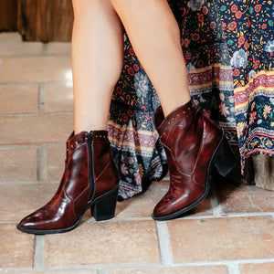 3995 BOTÍN BORDADO ALICIA