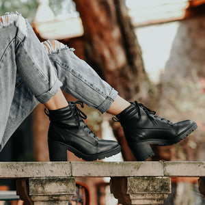 5752 BOTÍN CON AGUJETA CLAUDIA