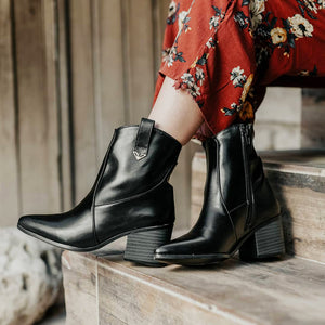 2917 BOTÍN CON HERRAJE TRIANA